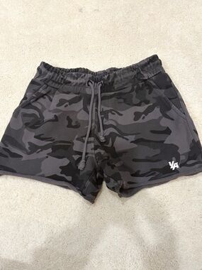 Youngla Men's Gray Camo Perfect Shorts Size Large